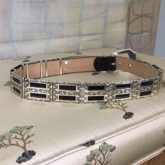 Linea Pelle by Mira K Silver Tone & Leather Belt - Picture 3 of 8